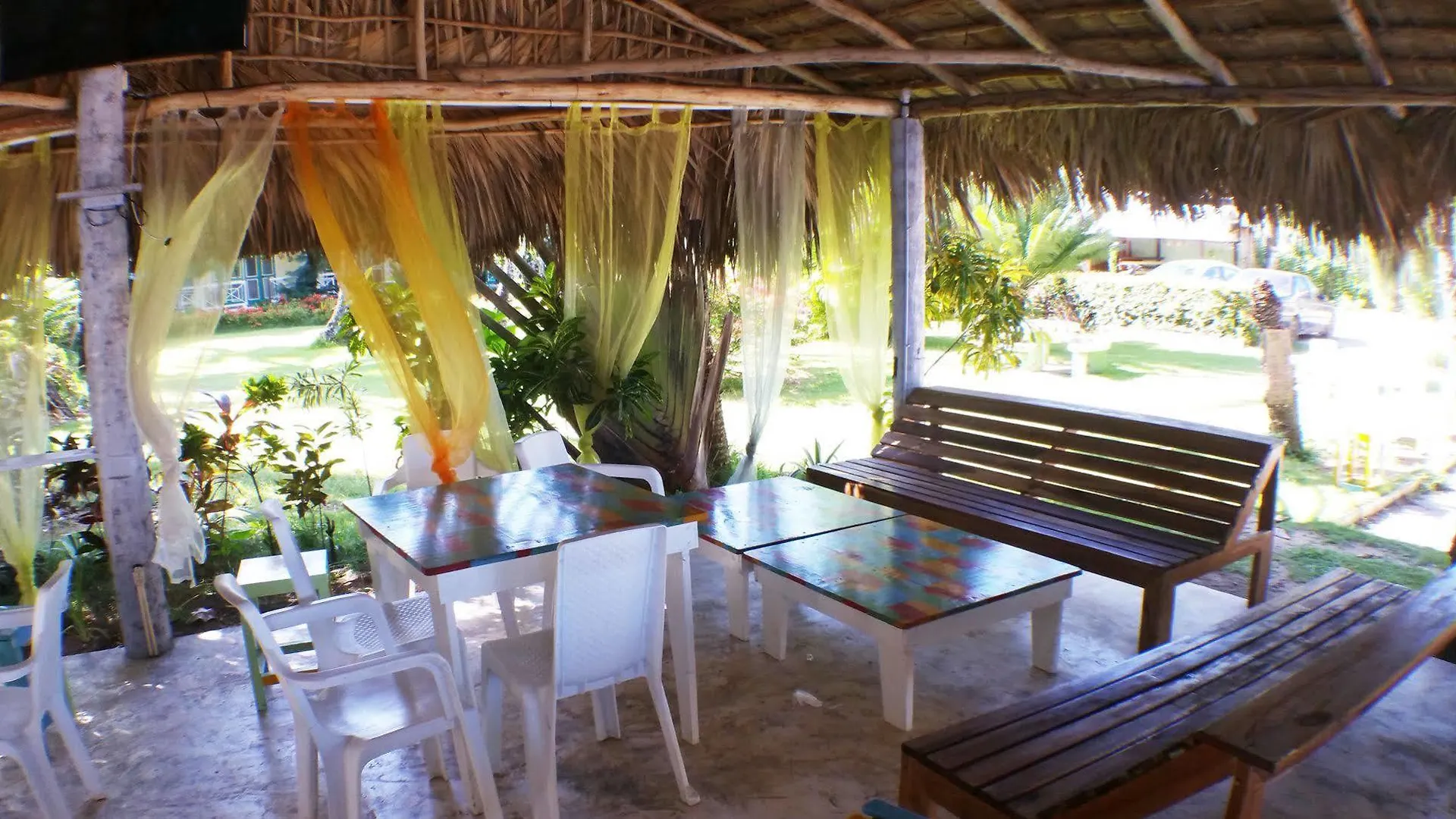 Hotel Los Pinos Las Terrenas 4*,